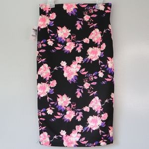 NWT Charlotte Russe Pencil flower Skirt M